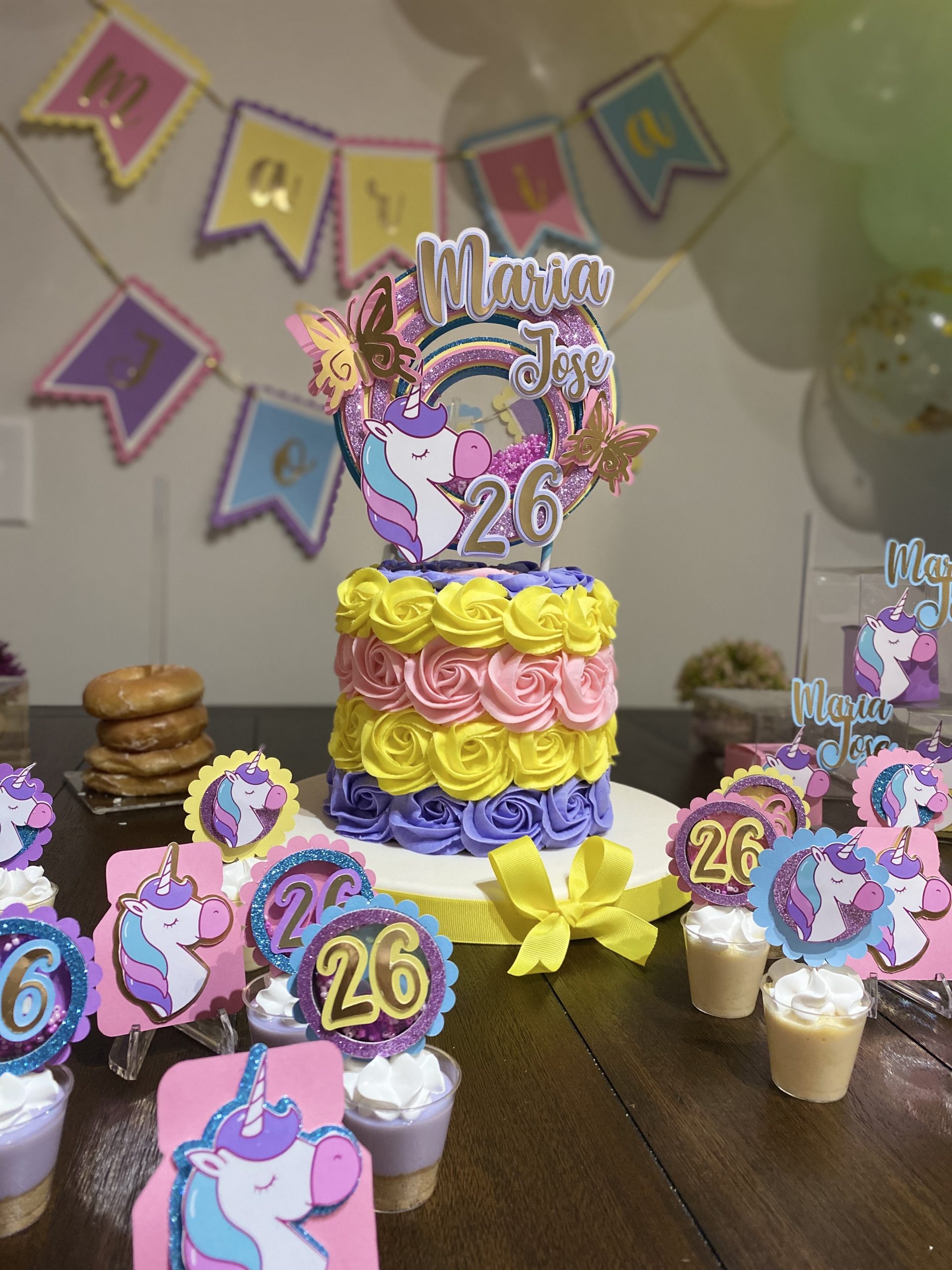 Maria José - Mini Cake + Cupcakes